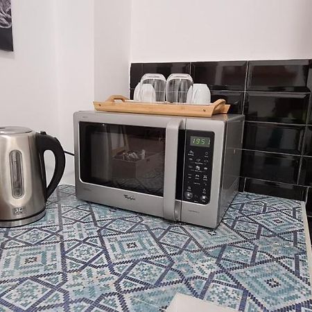 Central Arghezi University Square Apartment Bukares Bagian luar foto