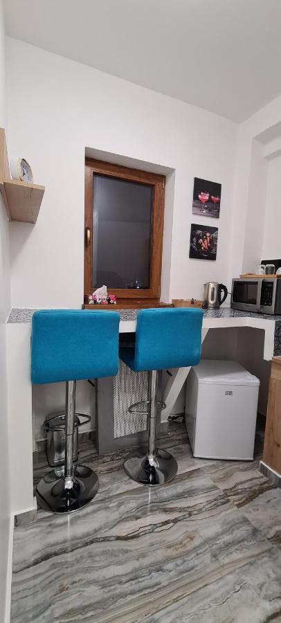 Central Arghezi University Square Apartment Bukares Bagian luar foto