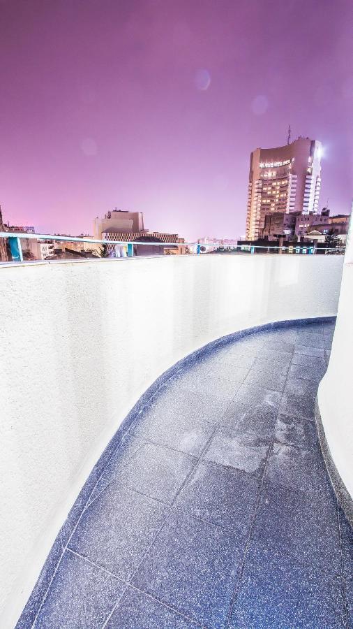 Central Arghezi University Square Apartment Bukares Bagian luar foto